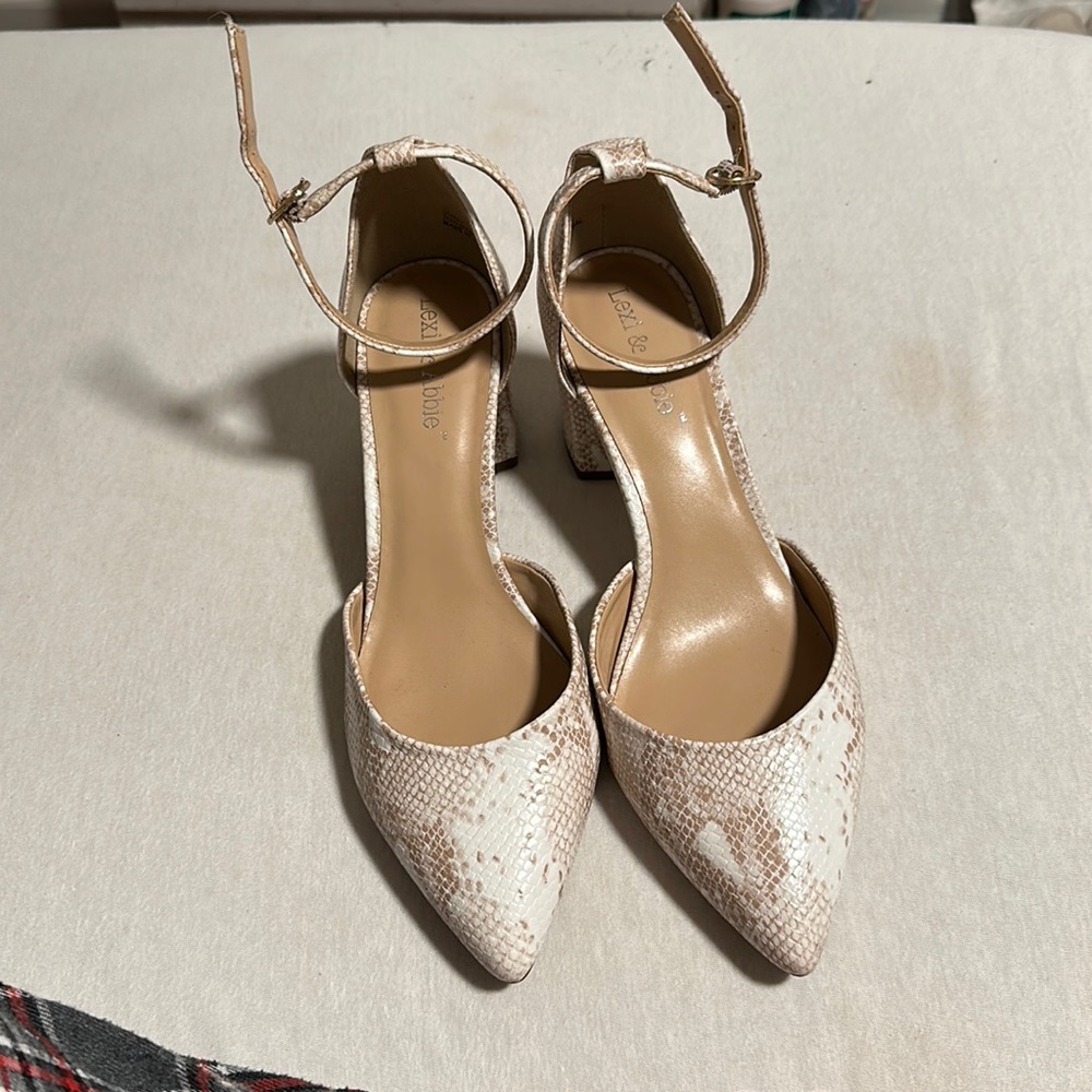 White/beige snake skin heels